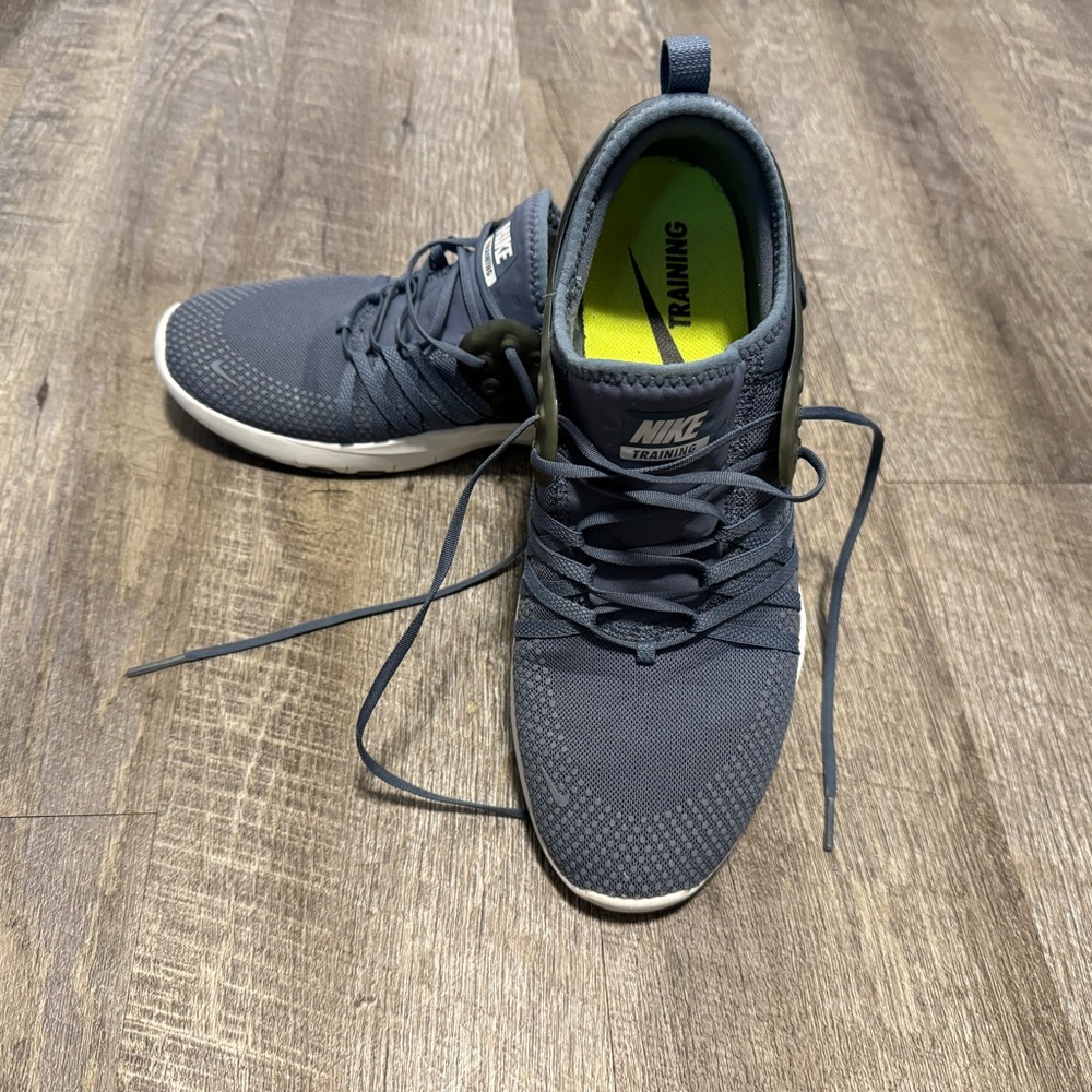 Nike Training Shoes!!! Size 9.5 Smoke Free Home. Barely used.